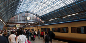 Beitragsbild des Blogbeitrags Per Bahn nach London reisen